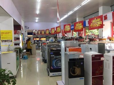 大批恭城人涌向24米街搶購家電，是沖動消費還是明智之選？